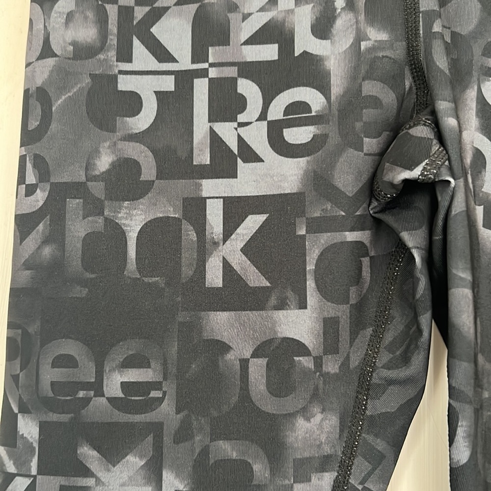 Reebok skinny leggings medium new with tags.